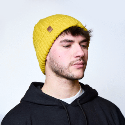 GORRO LANA FORRADO CON PELUCHE MOSTAZA