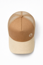 GORRA TRUCKER PREMIUM CUSTOMIZADA BORDADA CRUDO BEIGE BEIGE - Imagen 2