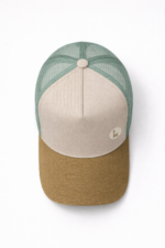 GORRA TRUCKER PREMIUM CUSTOMIZADA BORDADA BEIGE CRUDO VERDE - Imagen 2