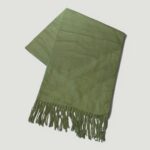 BUFANDA CON FLECOS VERDE MILITAR